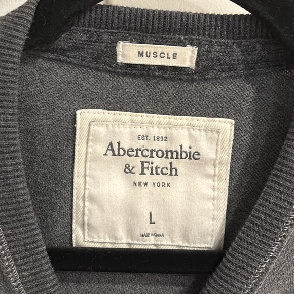 Men’s A&F Crew Shirt 🦌 - Picture 5 of 5